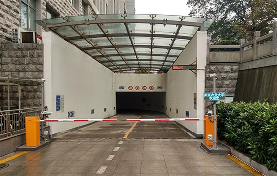 德亞校園車輛管理系統