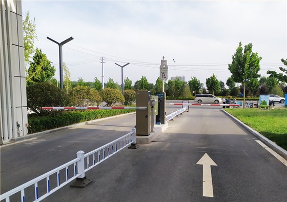 濟南質子醫院電動道閘