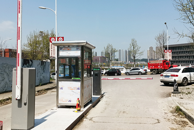 貴州大學停車門禁系統項目